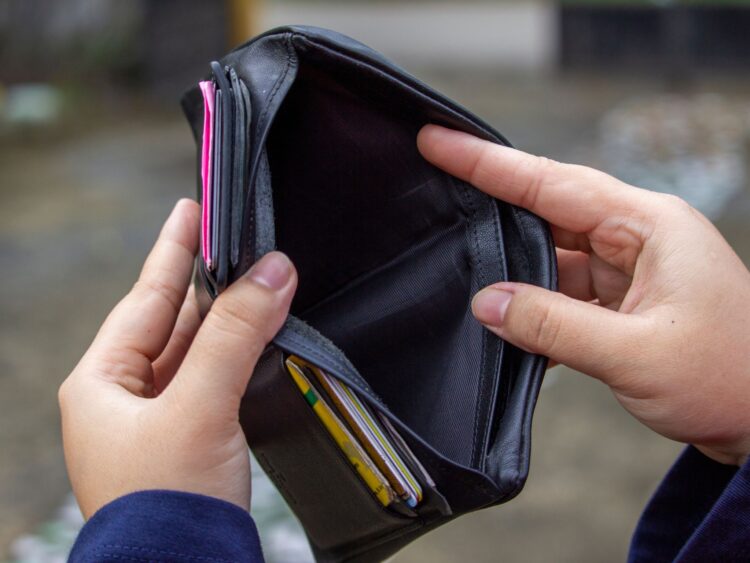 Cinco propósitos de Año Nuevo que podrían dejarte pobre