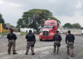 Aseguran 32 mil litros de hidrocarburo, 19 vehículos y un inmueble en Veracruz