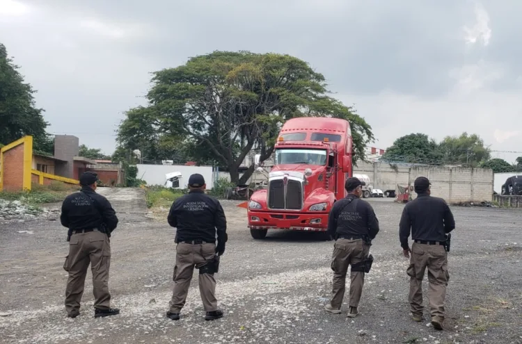 Aseguran 32 mil litros de hidrocarburo, 19 vehículos y un inmueble en Veracruz