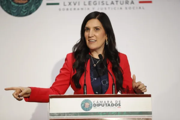 Presidenta de la Cámara de Diputados, Kenia López 