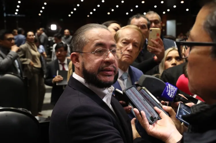 Diputado de Morena, Hugo Eric Flores