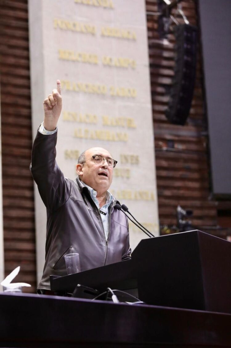 El diputado del PRI, Rubén Moreira, impulsa reforma a la Constitución para garantizar suministro de agua por persona