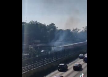 Inundaciones, humo y cierres colapsan la red