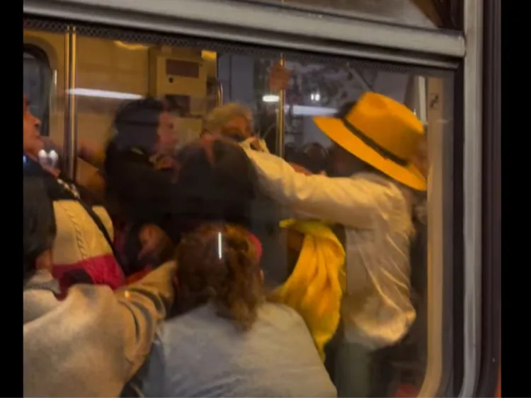 Video viral: Pelea en vagón de mujeres Línea 2 Metro CDMX por saturación.