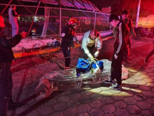 En Juchitepec hallan restos óseos en aljibe durante trabajos de rehabilitación