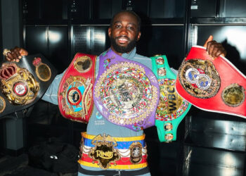 Terence Crawford dejó de ser campeón mundial del CMB