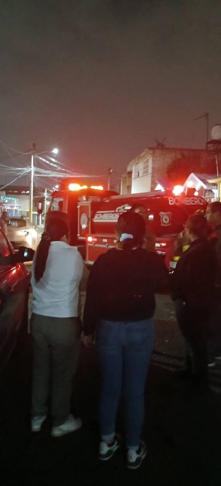 Explota tanque de Gas en Bazar Navideño en Tultitlan, Edomex