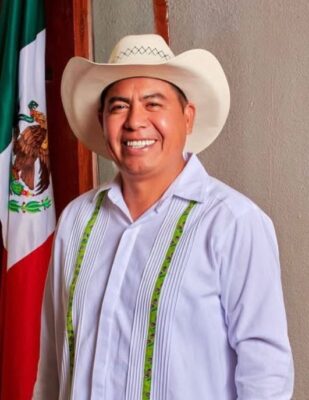 Alcalde de Huatulco sobrevive a accidente automovilístico