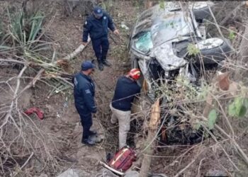 Alcalde de Huatulco sobrevive a accidente automovilístico