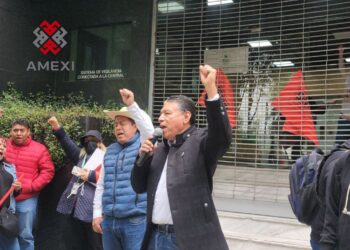 Armando Vargas Rodríguez, secretario general del SINTCBE, informa sobre el establecimiento de una ruta de diálogo con las autoridades del Colegio de Bachilleres, en el marco del emplazamiento a huelga