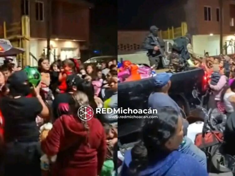 CJNG reparte juguetes en Michoacán.