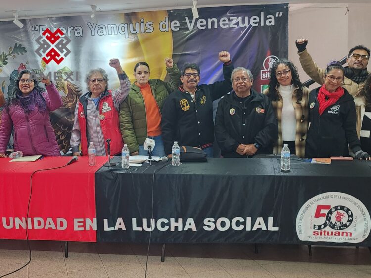 Dirigentes de la Coordinadora de Sindicatos Universitarios, de Educación Superior, Investigación y Cultura (CNSUESIC) al finalizar conferencia de prensa