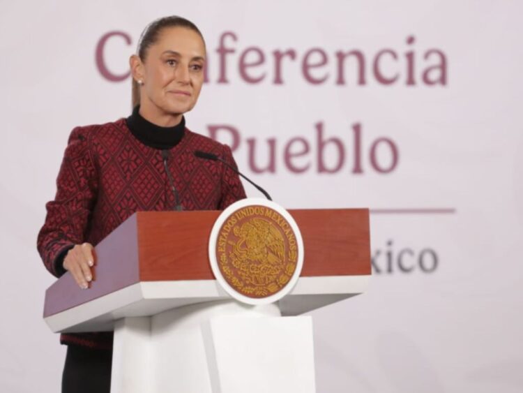 Sheinbaum defiende padrón de celulares y niega uso de datos para vigilancia