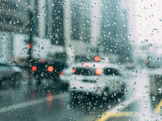 Seguirán las lluvias fuertes con descargas eléctricas y calor extremo