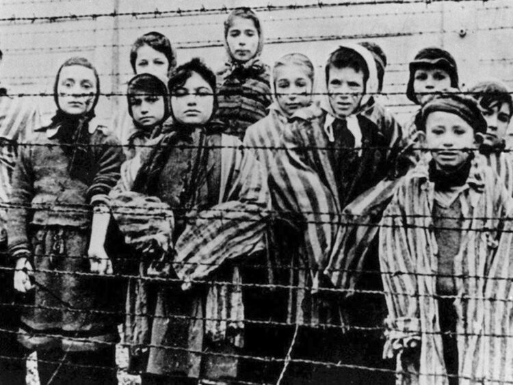 Día Internacional en honor a las Víctimas del Holocausto