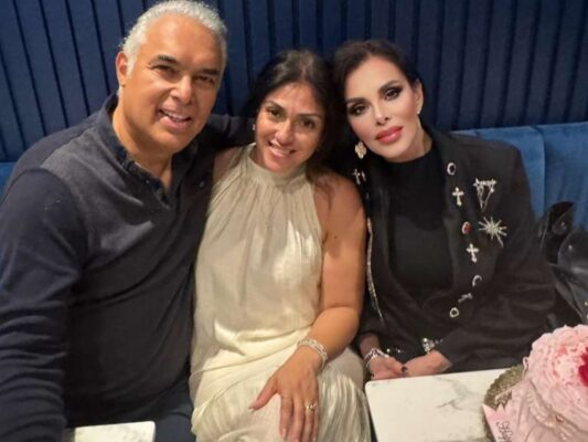 Lucía Méndez sonríe frente a su pastel de cumpleaños número 71 mientras celebra con familia y amigos antes de anunciar su serie vertical Paloma.