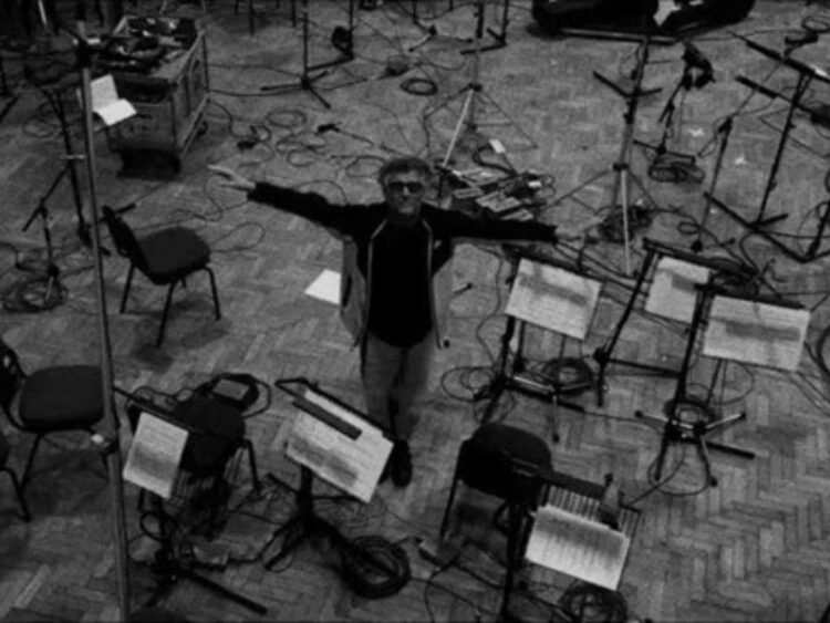 Fito Páez durante la grabación del videoclip “Maldivina y Turbialuz” en los históricos Abbey Road Studios, en Londres.