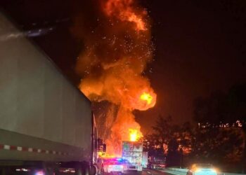 Explosión de pipa de gas LP sobre la autopista México-Querétaro, en Jilotepec.