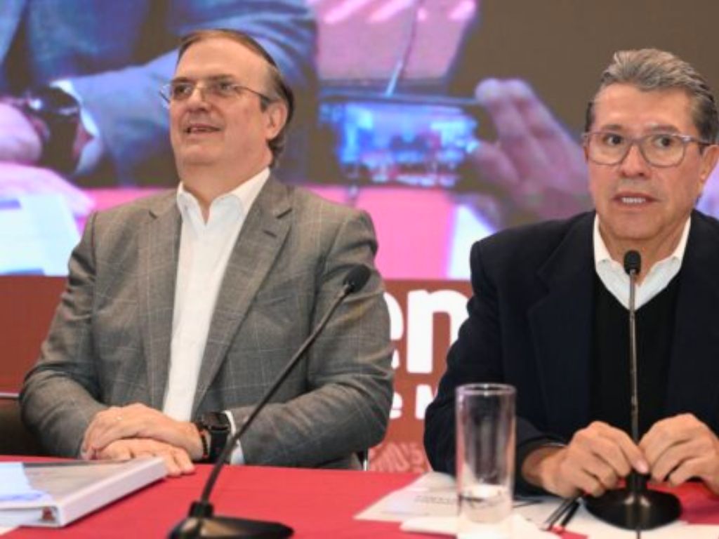 Ebrard y Monreal en la plenaria de diputados de Morena. T-MEC sin riesgos.