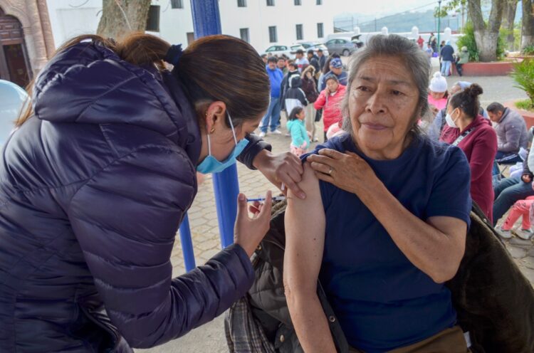 Edomex instala Módulos de vacunación fuera de iglesias como parte de las Jornadas Dominicales de Vacunación