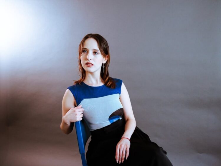 Elisabetha Gruener explora el ser mujer en “Los Fridos”, “Prisma” y “Mujeres Asesinas”. | AMEXI/FOTO: IG @elisabethagruener