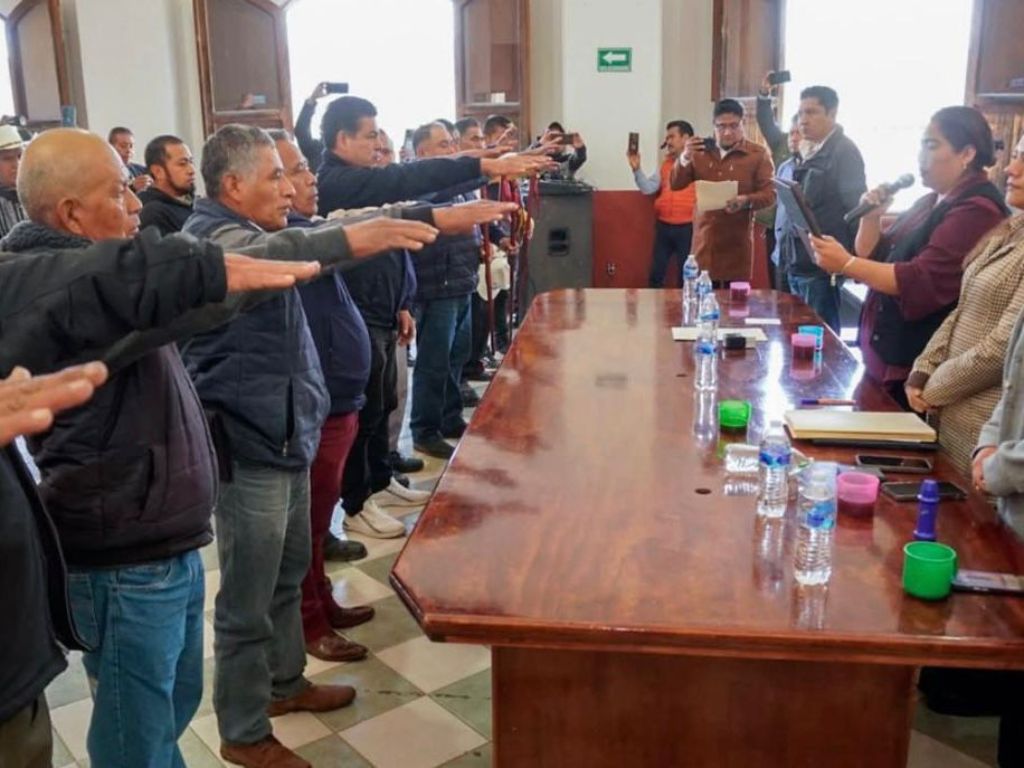 En Oaxaca transcurre la transición pacífica de poderes 