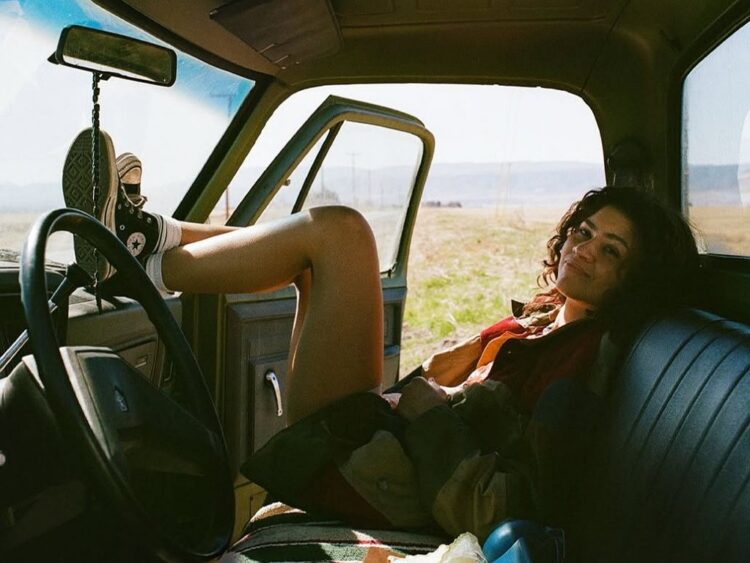 Zendaya como Rue en la tercera temporada de Euphoria, mostrando la intensidad emocional de su personaje.