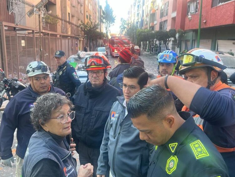 Evacuan a 2 mil 500 vecinos tras fuerte explosión en Coyoacán