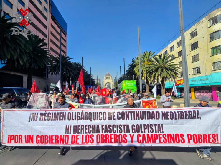 Integrantes del Frente Popular Revolucionario durante movilización nacional en la Ciudad de México