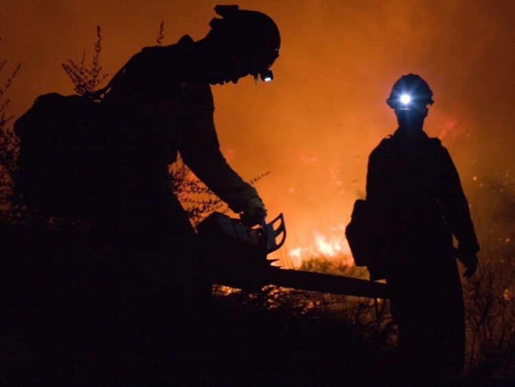 Gobernador acusa de provocar incendio en Cerro del Crestón
