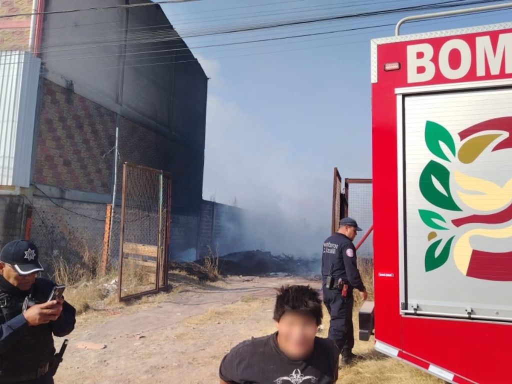 Incendio en recicladora de Los Ailes