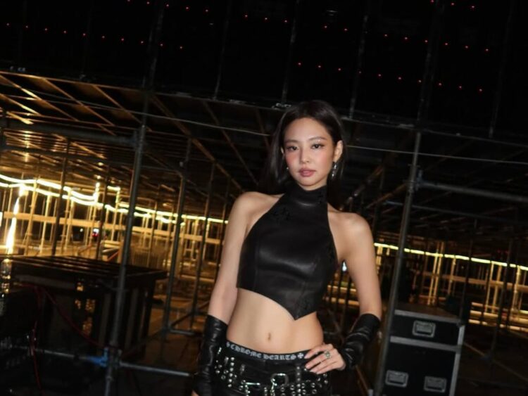 Jennie de BLACKPINK celebra su cumpleaños número 30 con tierno pastel y una exposición fotográfica en Seúl.