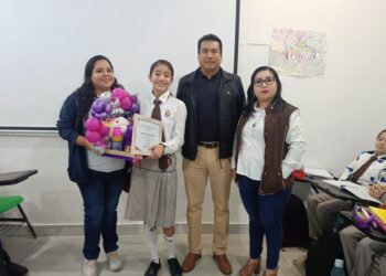 María Isabel Urías Gómez gana la Olimpiada del Conocimiento a nivel nacional