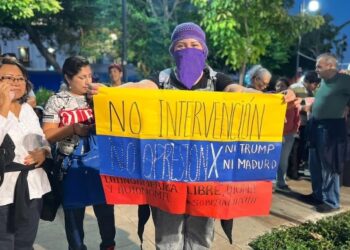 En doble protesta, ciudadanos en Mérida y Cuernavaca rechazan la intervención estadounidense en Venezuela