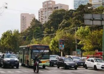 Hoy No Circula martes 13