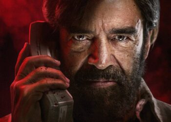 El elenco de la serie “El Mochaorejas” de ViX, con Damián Alcázar y Claudia Ramírez, durante la conferencia de prensa de presentación.