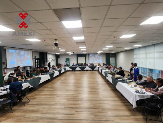 Plenaria del FASU, donde se ratificó impulsar la participación masiva en la movilización del 29 de enero. /AMEXI /Foto: Florentino López