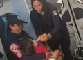 Policía rescata a bebé abandonado en choza de lámina en Ecatepec