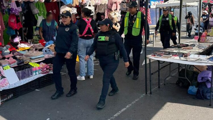 Miles de policías apoyan a los Reyes Magos en Ciudad de México