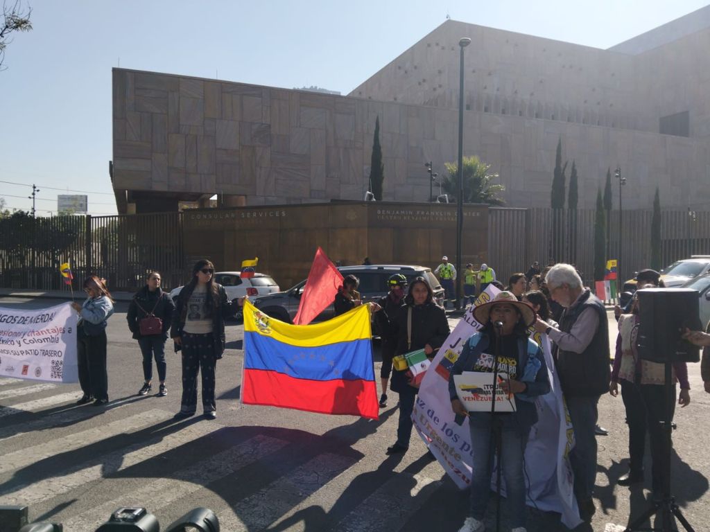 Protestan en embajada de Estados Unidos tras captura de Nicolás Maduro