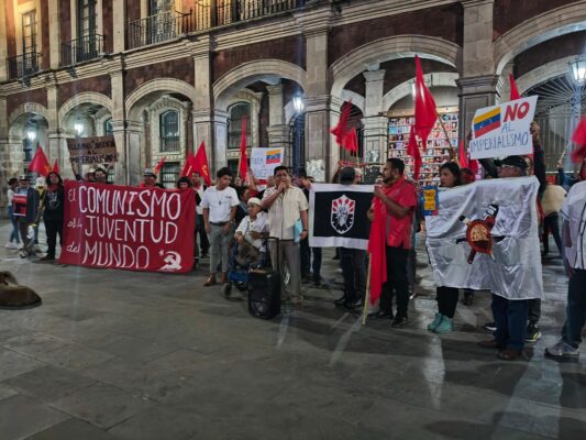 En doble protesta, ciudadanos en Mérida y Cuernavaca rechazan la intervención estadounidense en Venezuela
