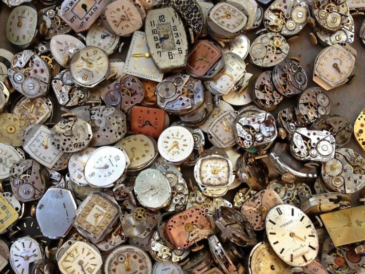 Lo que arrojamos: cultura del desperdicio, tiempo digital y residuos de lo sagrado (opinión)