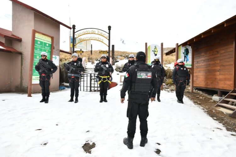 Seguridad del Estado de México refuerza vigilancia para impedir ingreso al Nevado de Toluca