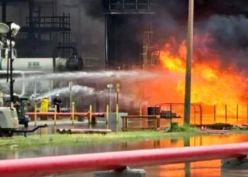 Sofocan incendio en incendio en Hidros 1 de la refinería de Salina Cruz. AMEXI