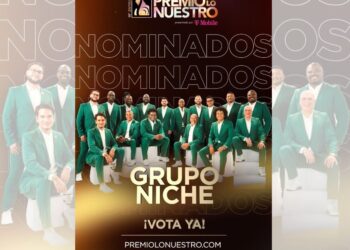 Integrantes de Grupo Niche junto a Carlos Vives durante una presentación, celebrando la nominación al Premio Lo Nuestro 2026 por su colaboración salsera.