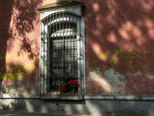 Convocatoria del Concurso de Fotografía UAM 2025 sobre vivienda social y transformaciones del espacio urbano en México.