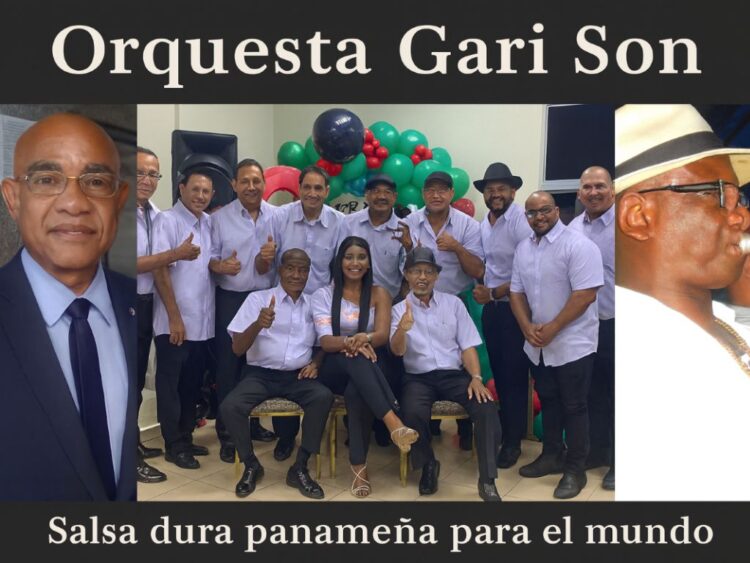 Ezequiel Garibaldi dirige un ensayo de la orquesta Gari Son en Ciudad de Panamá, rodeado de trompetas, timbales y músicos de salsa dura.