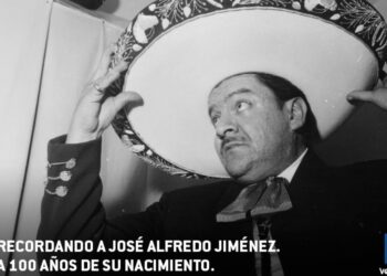 Retrato de José Alfredo Jiménez acompañado de programación especial transmitida por Canal Veintidós en su centenario.