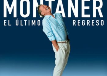 Ricardo Montaner sonríe en un escenario con micrófono en mano tras lograr el primer lugar en la radio de México con “El Último Regreso”.