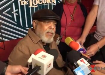 Francisco Céspedes durante una entrevista en México, donde expresa su postura sobre Cuba y anuncia nuevos proyectos musicales para 2026.
